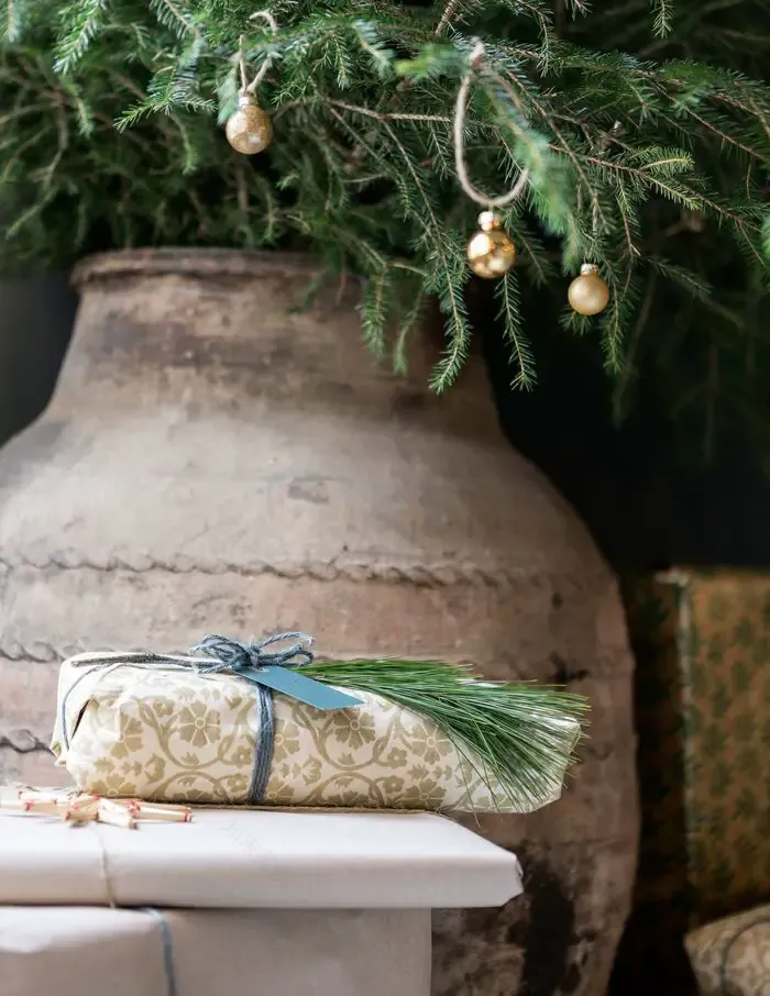 小空间大氛围 | 20 岁设计师的 48m²圣诞公寓-4