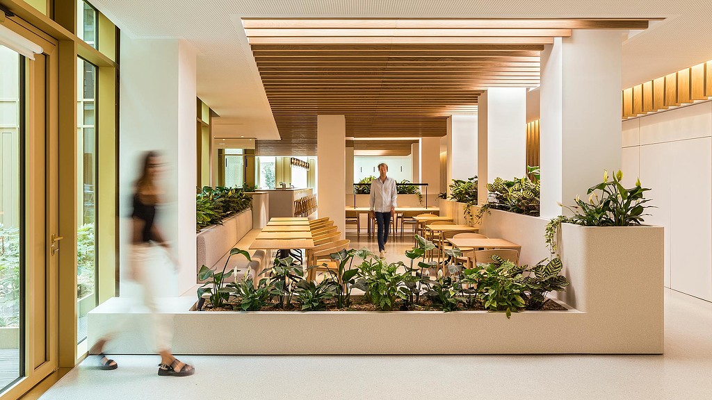 巴黎历史建筑的现代绿色演绎——Gensler 的 22 Bayard 项目-1