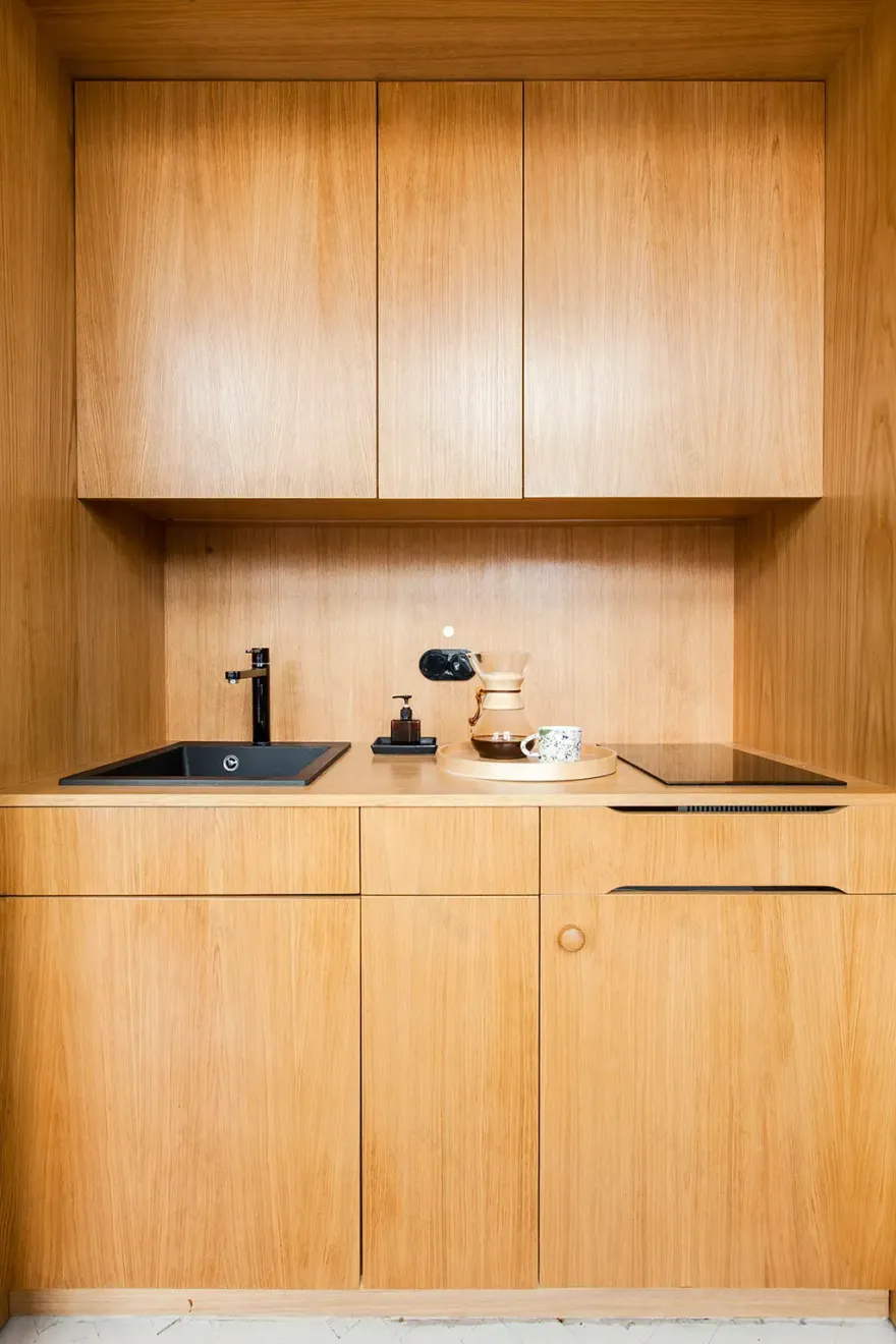 波兰 Lublin 的巧妙设计公寓 | 木质立方体融合多功能空间-8