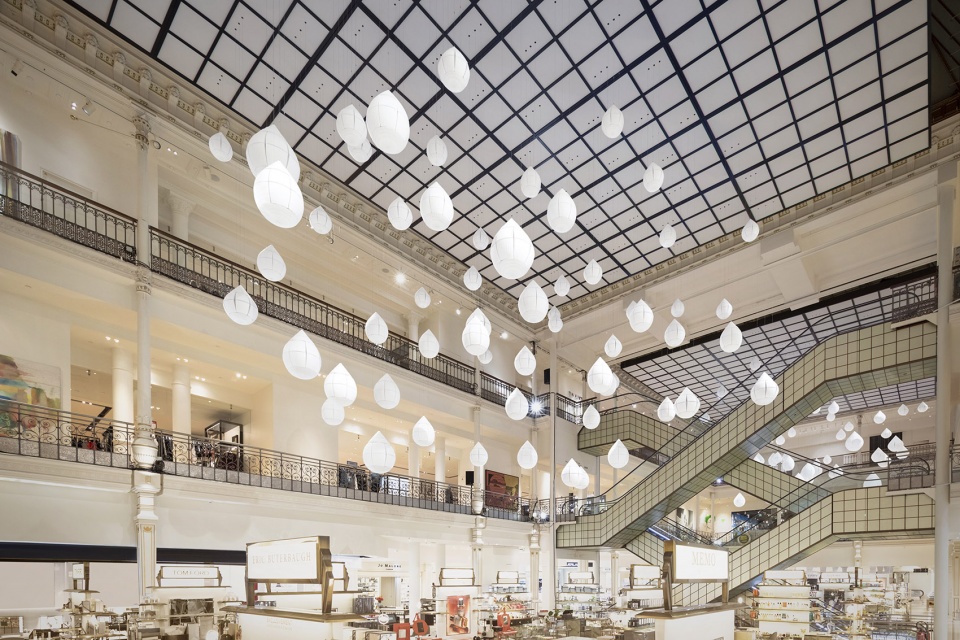 雨滴与花朵 · nendo 为巴黎 Le Bon Marche 打造白色展览-39