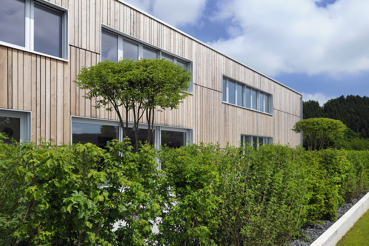 可持续发展的生态办公建筑-29