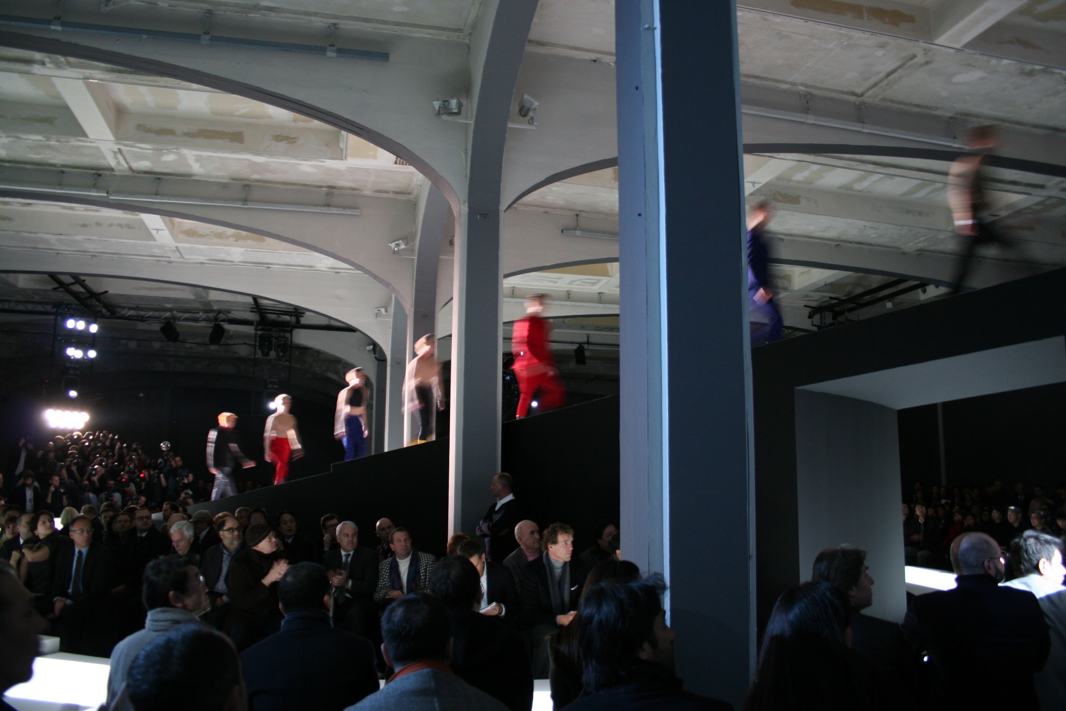 2008 FW Prada Men’s Show 空间幻觉设计-11