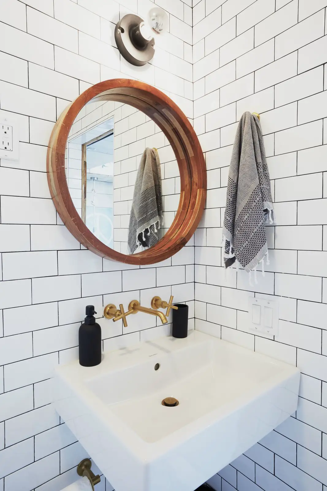 威尼斯海滩上的舒适冲浪小屋 | 一个成功的空间改造案例-5