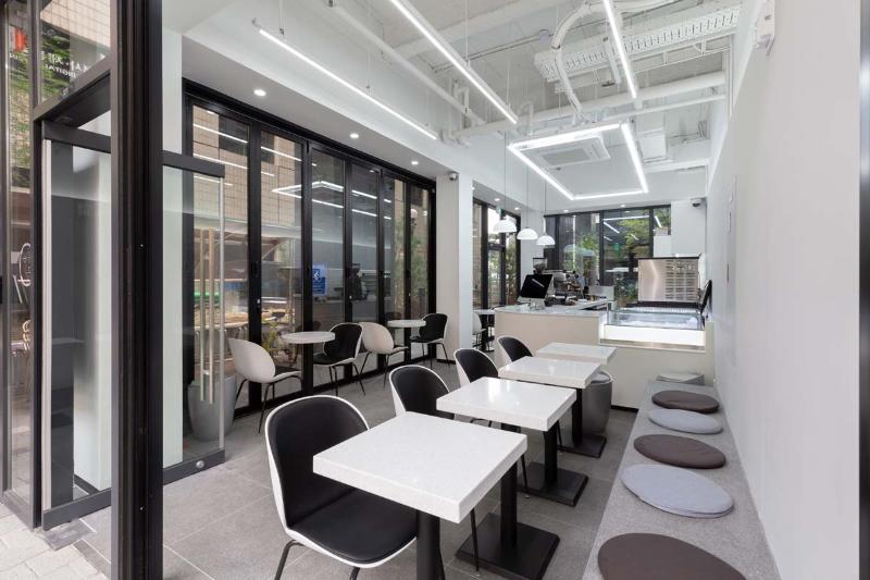 简约清新 10 坪咖啡厅 设计成本解析-6