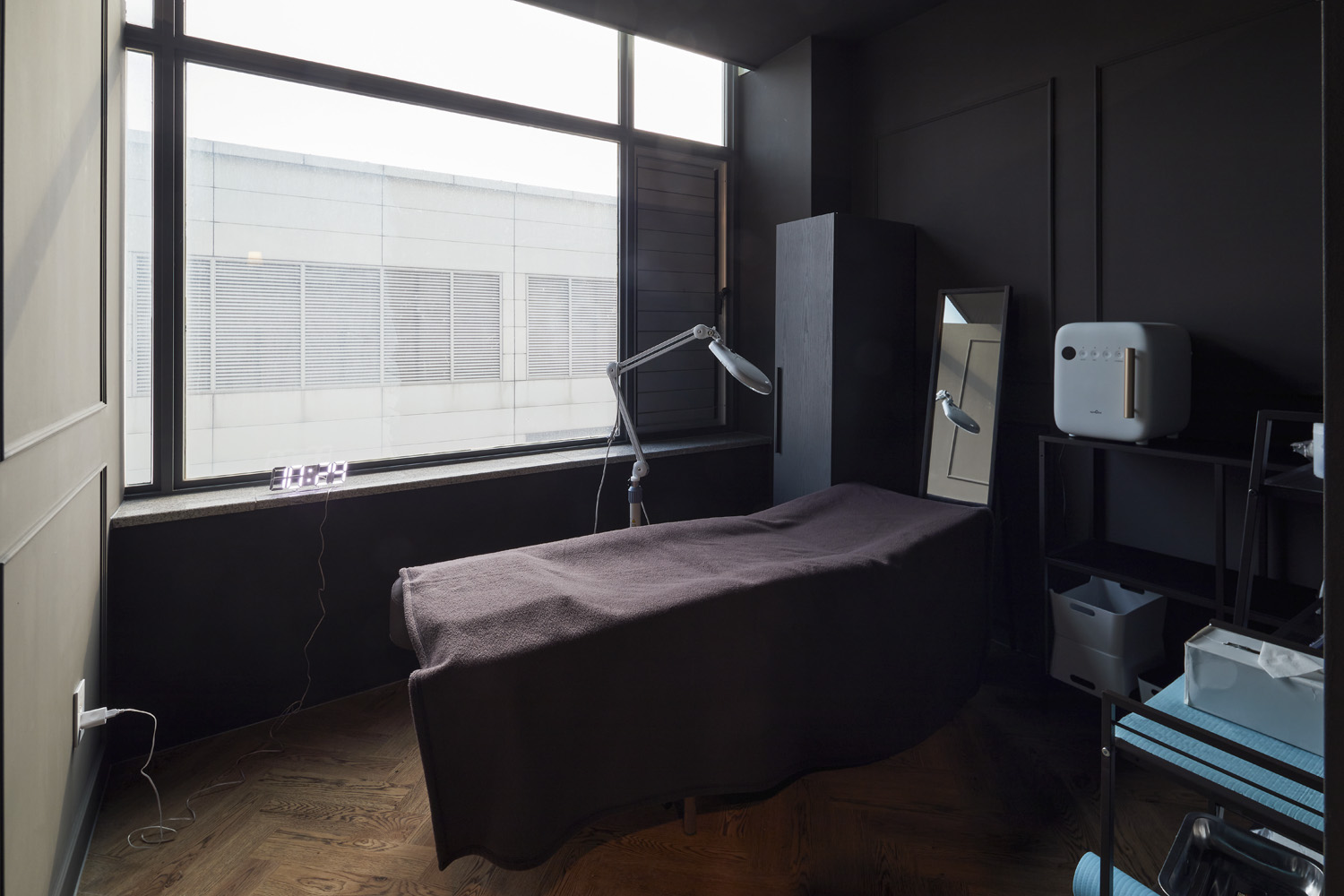 现代极简风格的 25 平米小屋设计-9