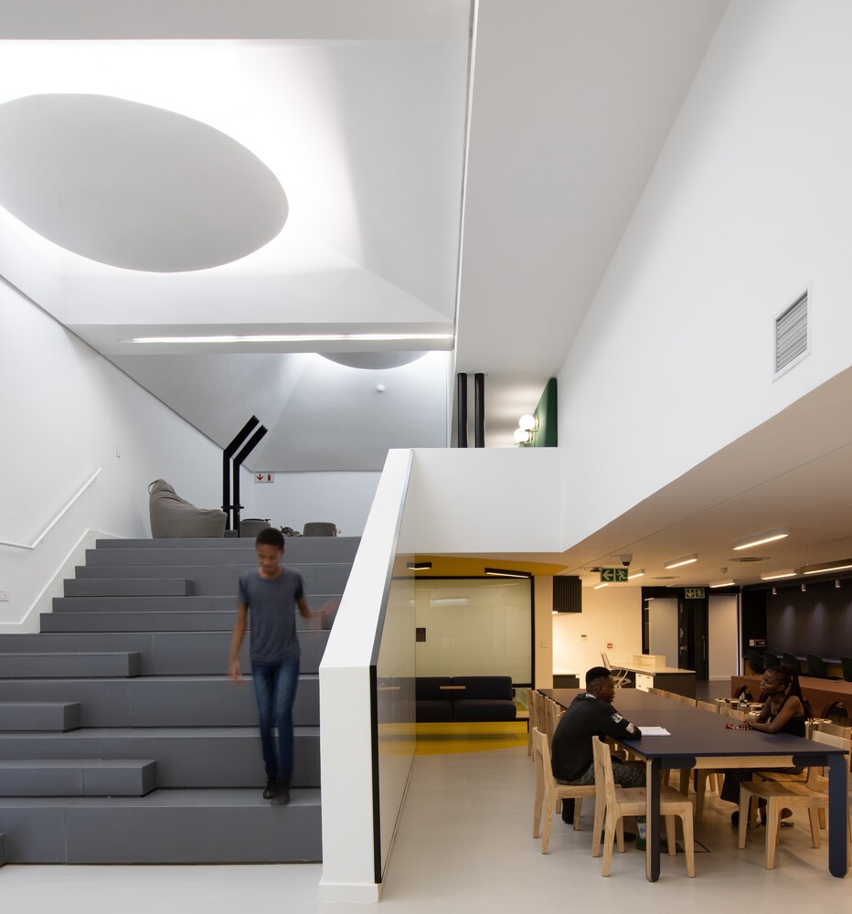 比勒陀利亚大学的哈菲尔德校区 Akanyang 建筑丨南非丨Two Five Five Architects-19