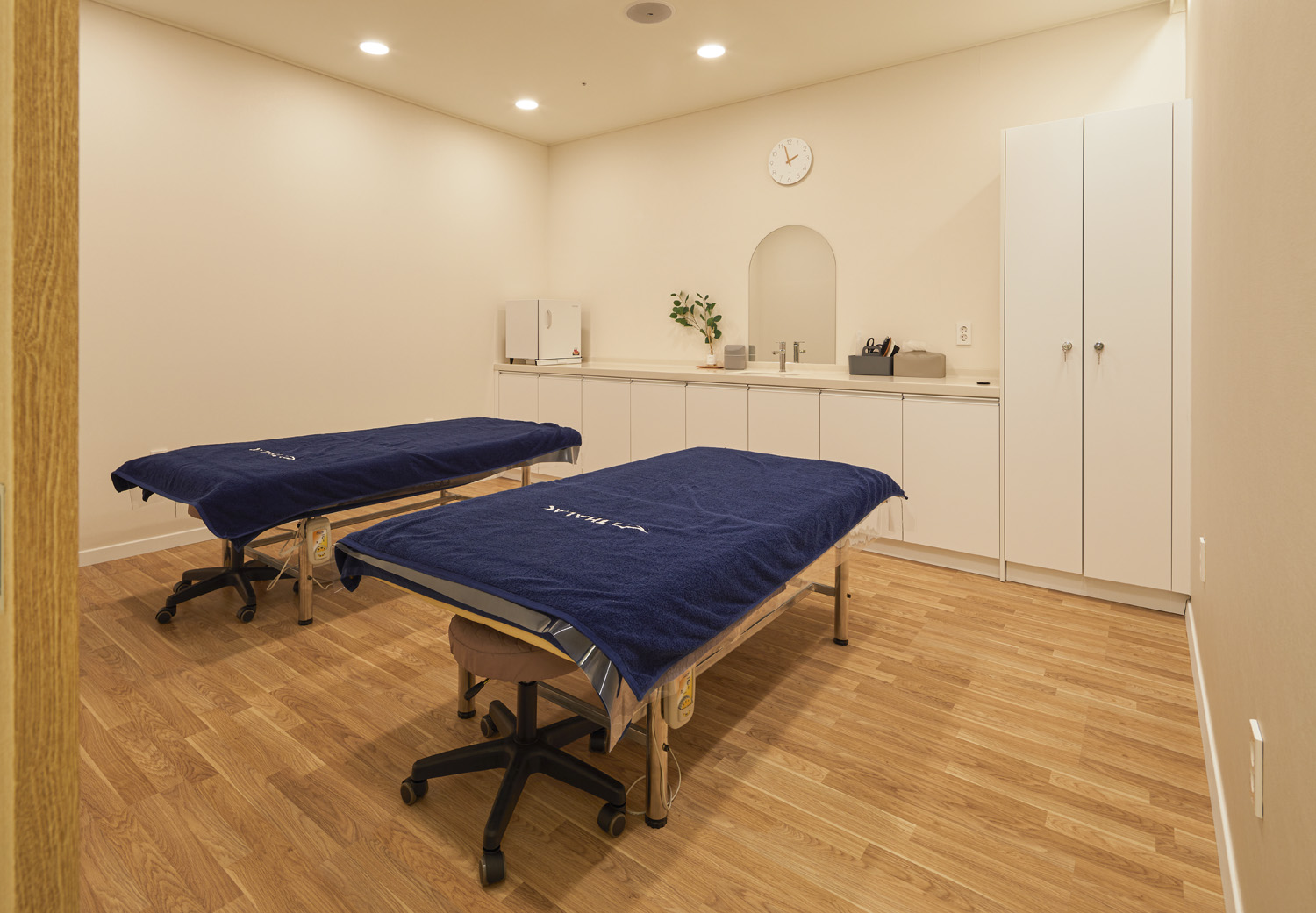 60 平现代简约风公寓设计-9