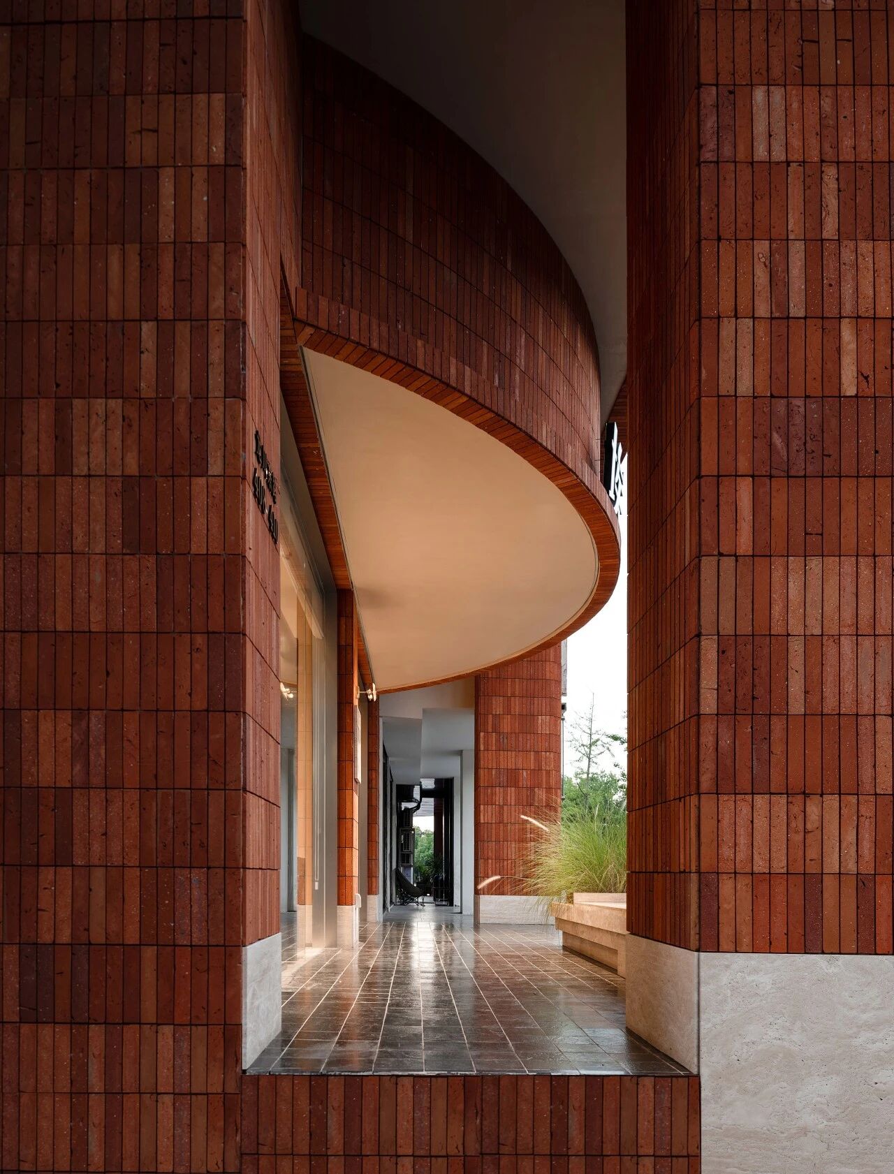 埃及艳后国际设计师品牌买手店丨中国浙江丨北鱼筑造(深圳)设计事务所-12