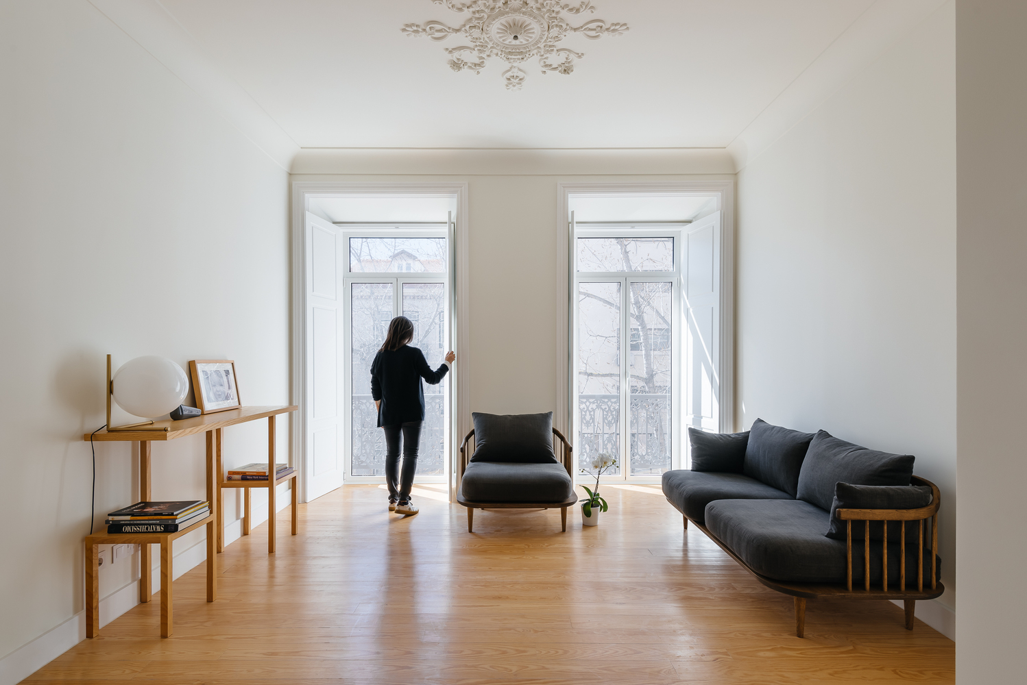 葡萄牙里斯本百年建筑翻新变身时尚住宅-19