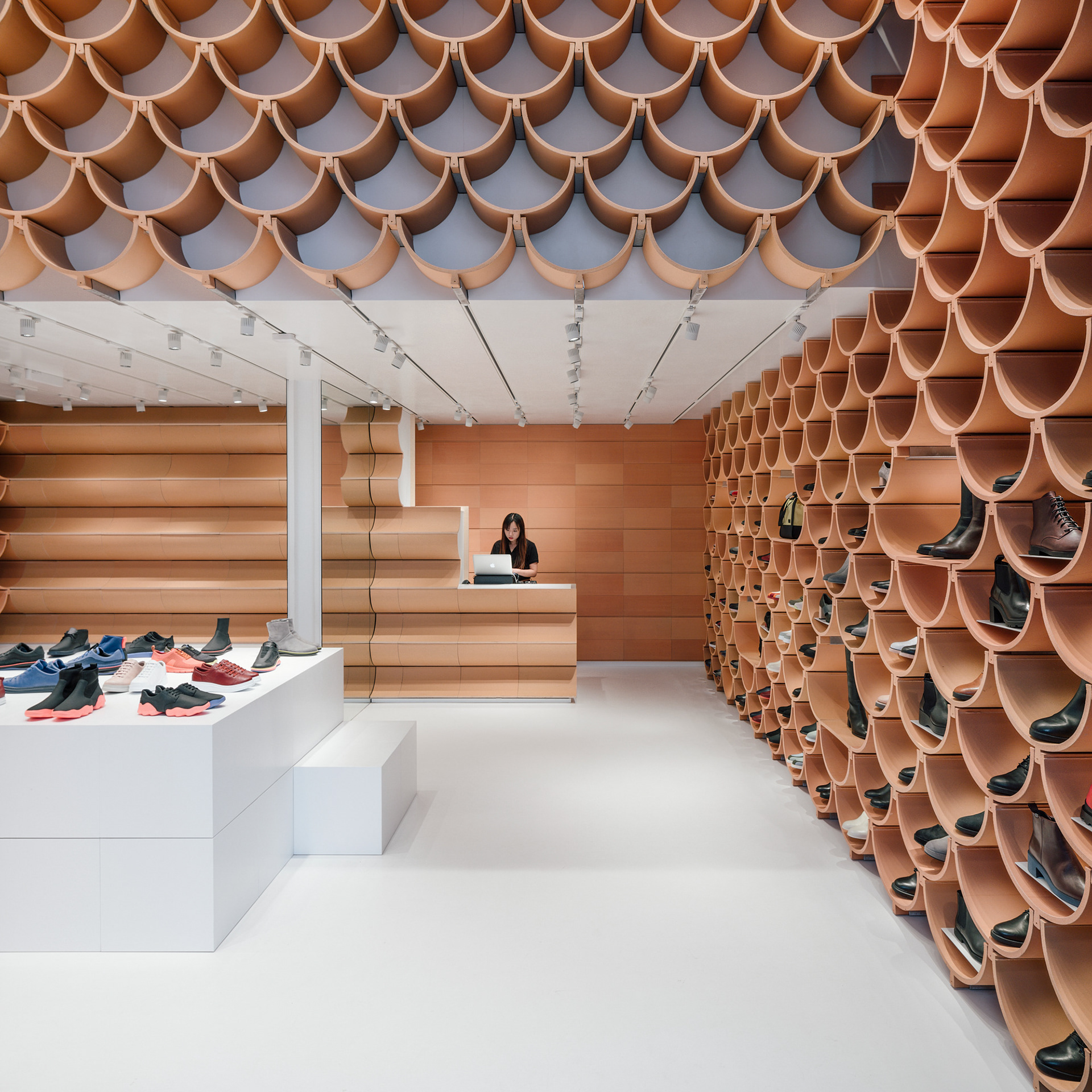 鞋店丨西班牙巴塞罗那丨Nini Vacharadze-13