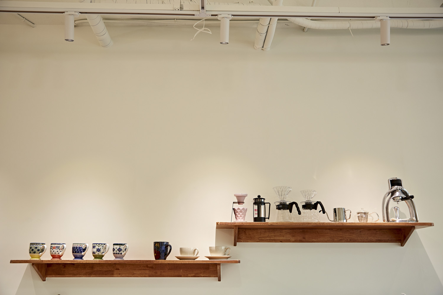 简单时尚的 10 平米咖啡厅设计-15