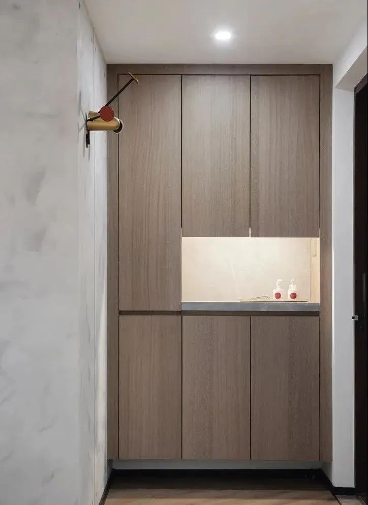 140 平三居室精装改造,强大收纳与艺术设计并存-8