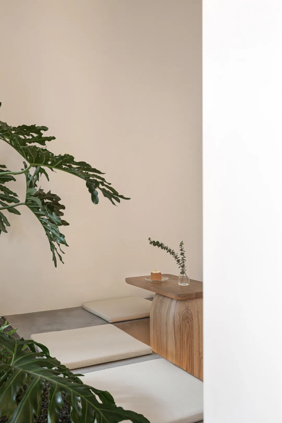 杭州“欢牛蛋糕屋”打造奶油蛋糕盒子空间-23