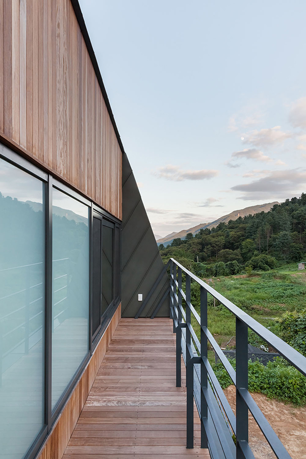 韩国倾斜锌包层房屋丨Praud的Dongwoo Yim和Rafael Luna-30