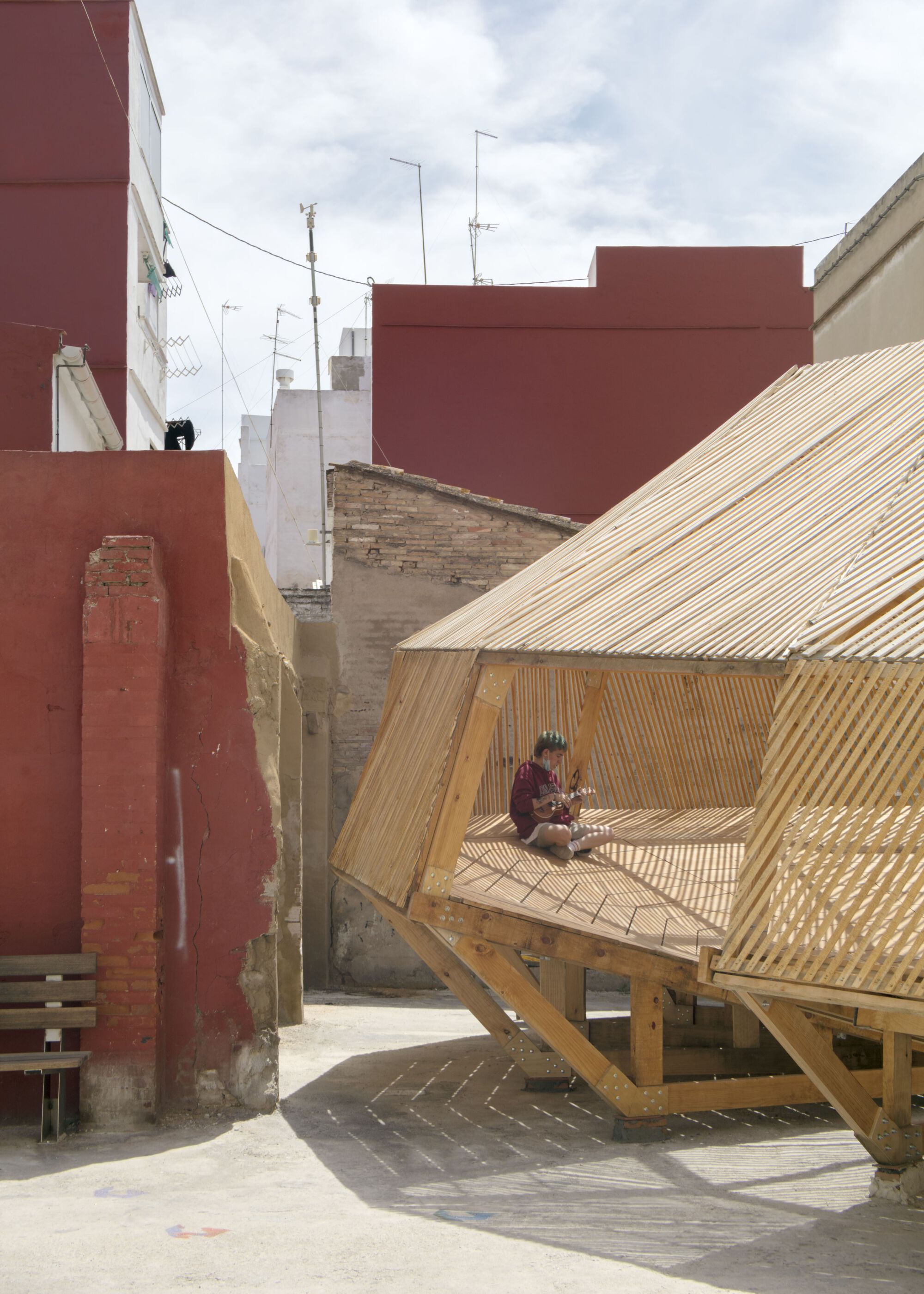 Zona Santiago 户外教室丨西班牙丨Bernat Ivars + Mixuro-27