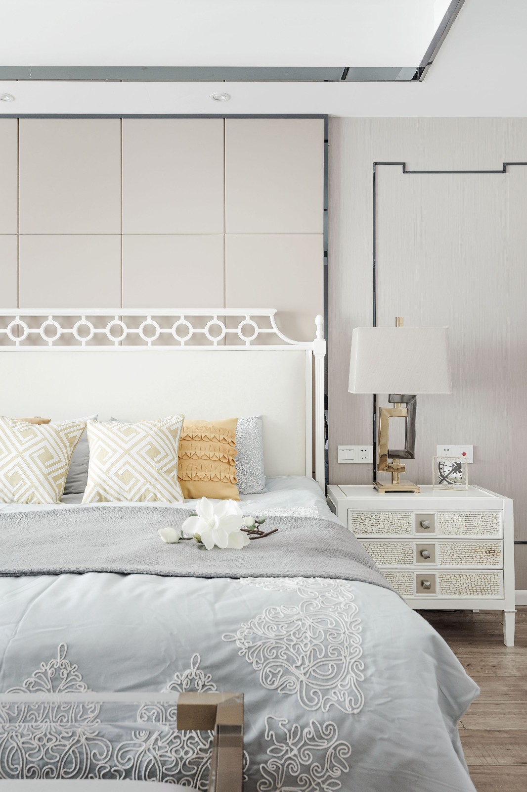 灰色调低调现代住宅，优雅大气的空间感-16