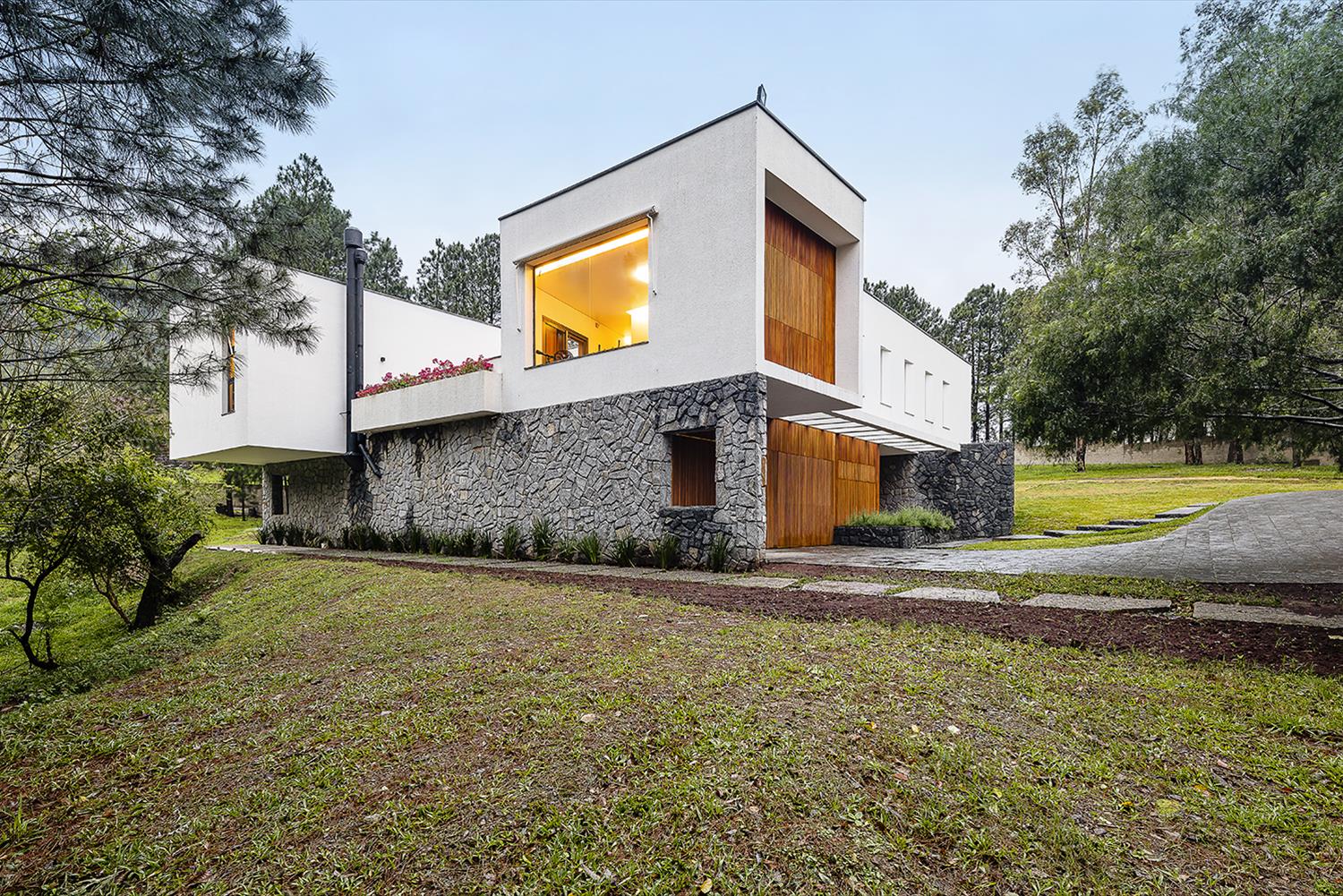 巴西圣玛利亚的现代绿意住宅 · Casa Chácara das Flores-4