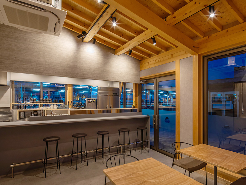 和モダンカフェ【Sun on Tow】の店舗デザイン-6