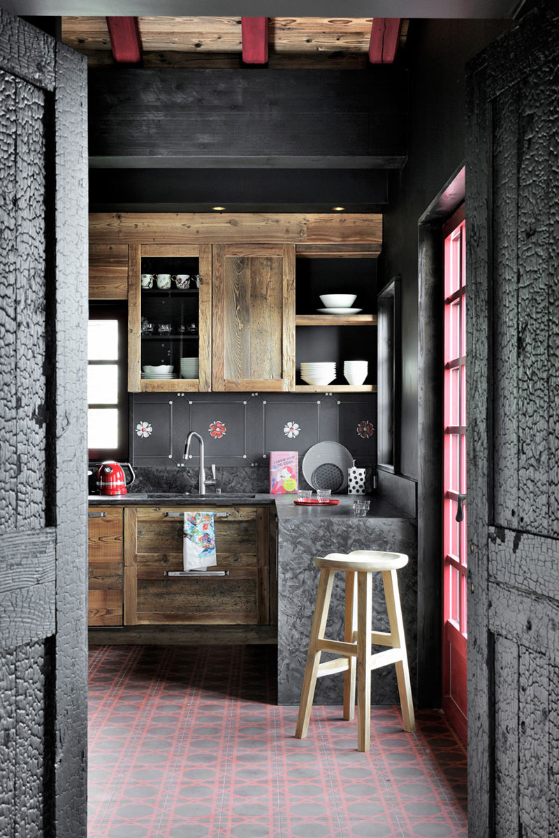 法国阿尔卑斯山租赁小屋的颠覆性设计-4