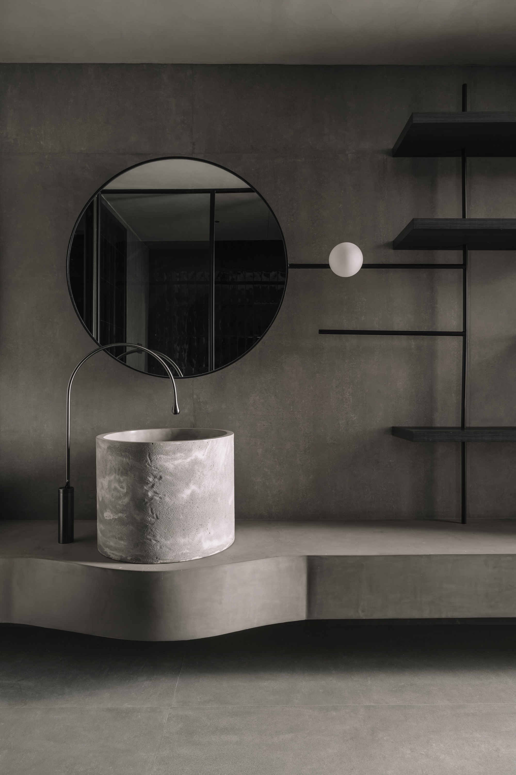 雕琢而成的静居之所住宅

注：Sculpted有经过雕琢的意思 ，Sanctuary有庇护所；安静的地方等意思，House就是住宅、房子这里整体结合起来这样翻译较能体现整体含义如果从更宽泛的建筑相关语境也许简单可译为雕琢风静居住宅  ，但具体需根据实际背景来定 丨印度丨D'WELL-23