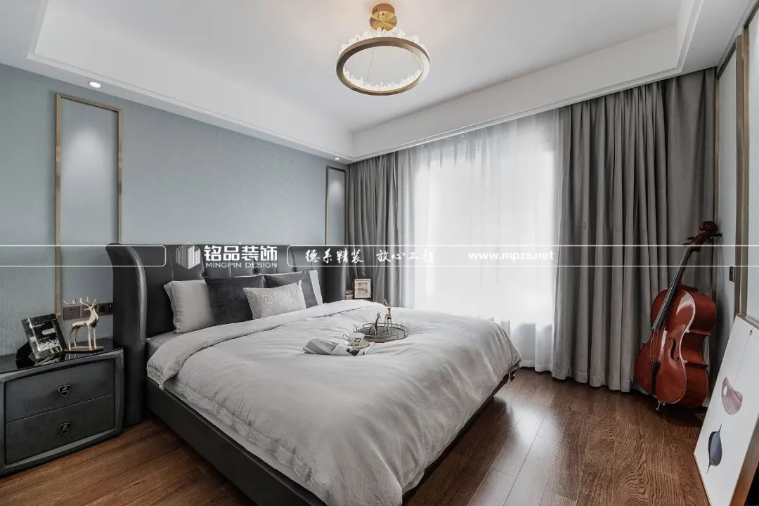 龙湖滟澜山现代轻奢案例，客餐厅打通扩容 1/3-40