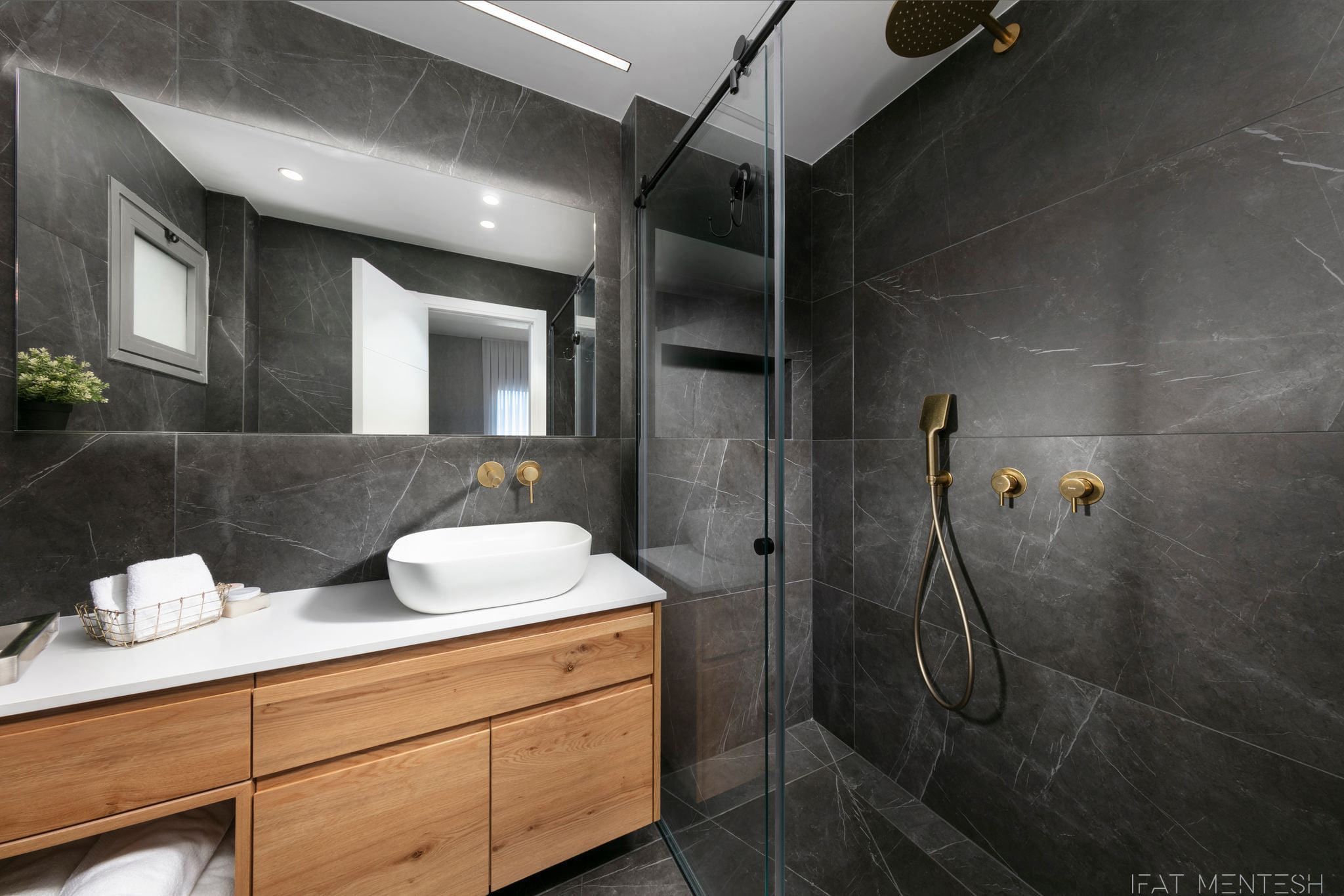 140 平米公寓，水泥板客厅展现几何之美-8