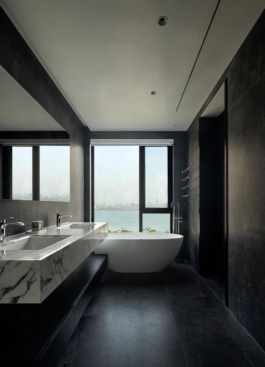 【新作】270㎡江景大平层，白墙如纸江景为画，爱是留白处的落款-72