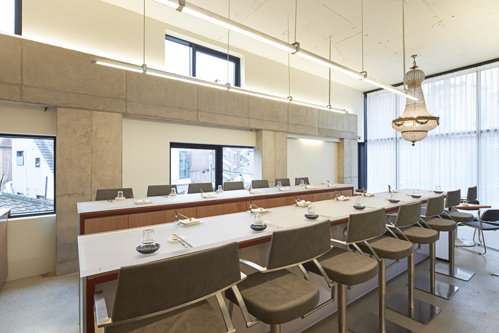 23 平米韩式餐厅，白色&木纹打造高级氛围-5