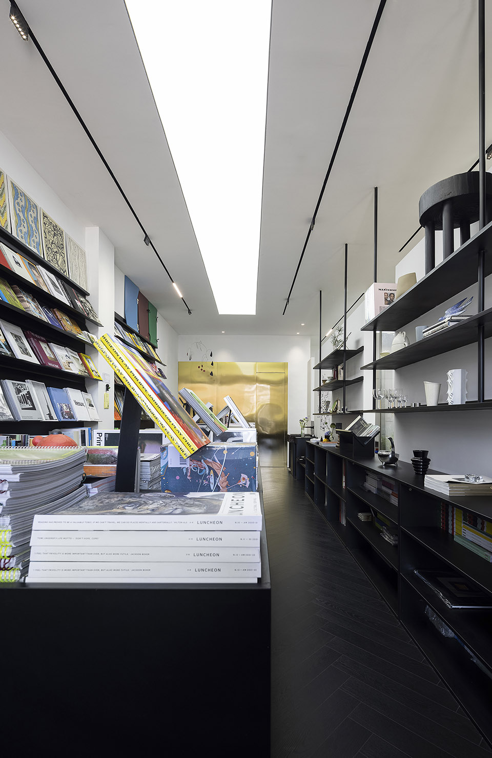 黑白空间里的绿意花园·大兜商店与花店设计丨中国杭州丨见筑未来 FUTURE SPACE-19