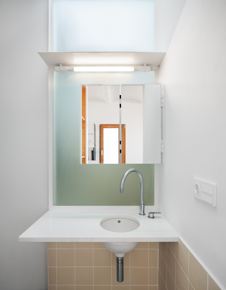 西班牙阁楼公寓变身舒适休闲空间-60