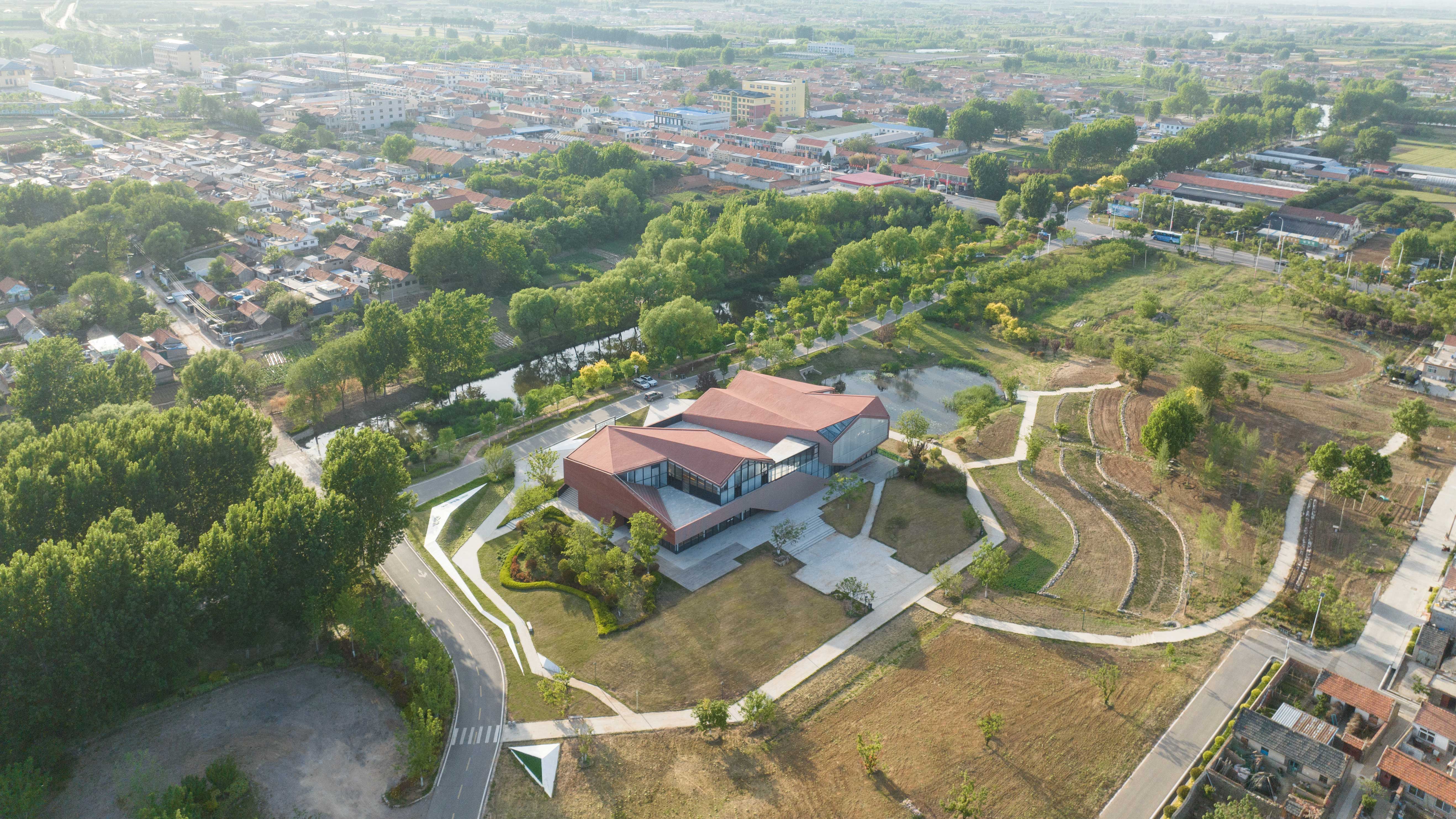 华侨城青岛即墨莲花山乡村振兴示范区项目展示中心丨中国青岛丨袈蓝建筑-11