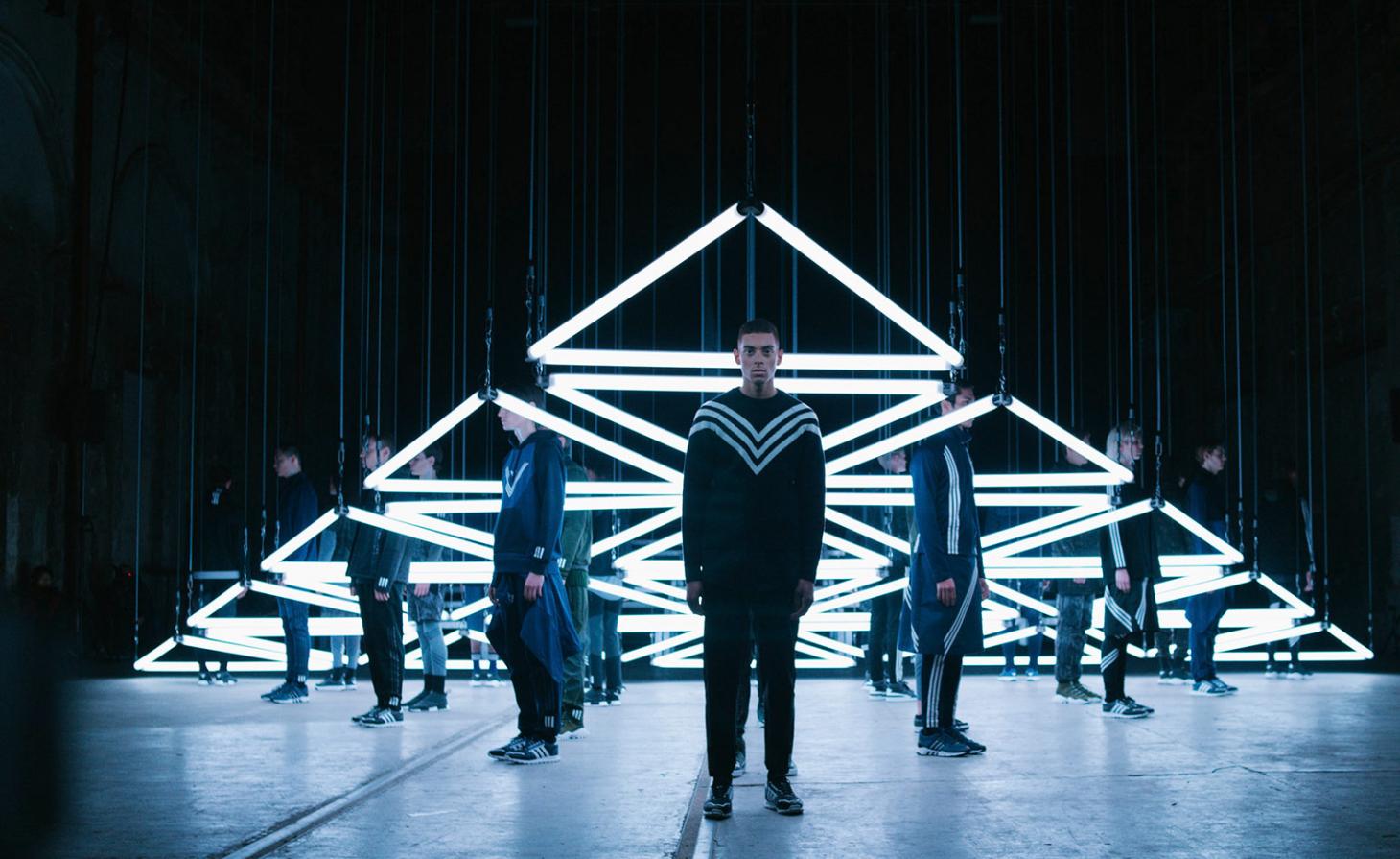 皮蒂 89 届男装盛宴，韩国设计师朱恩-J 的未来主义探索-33