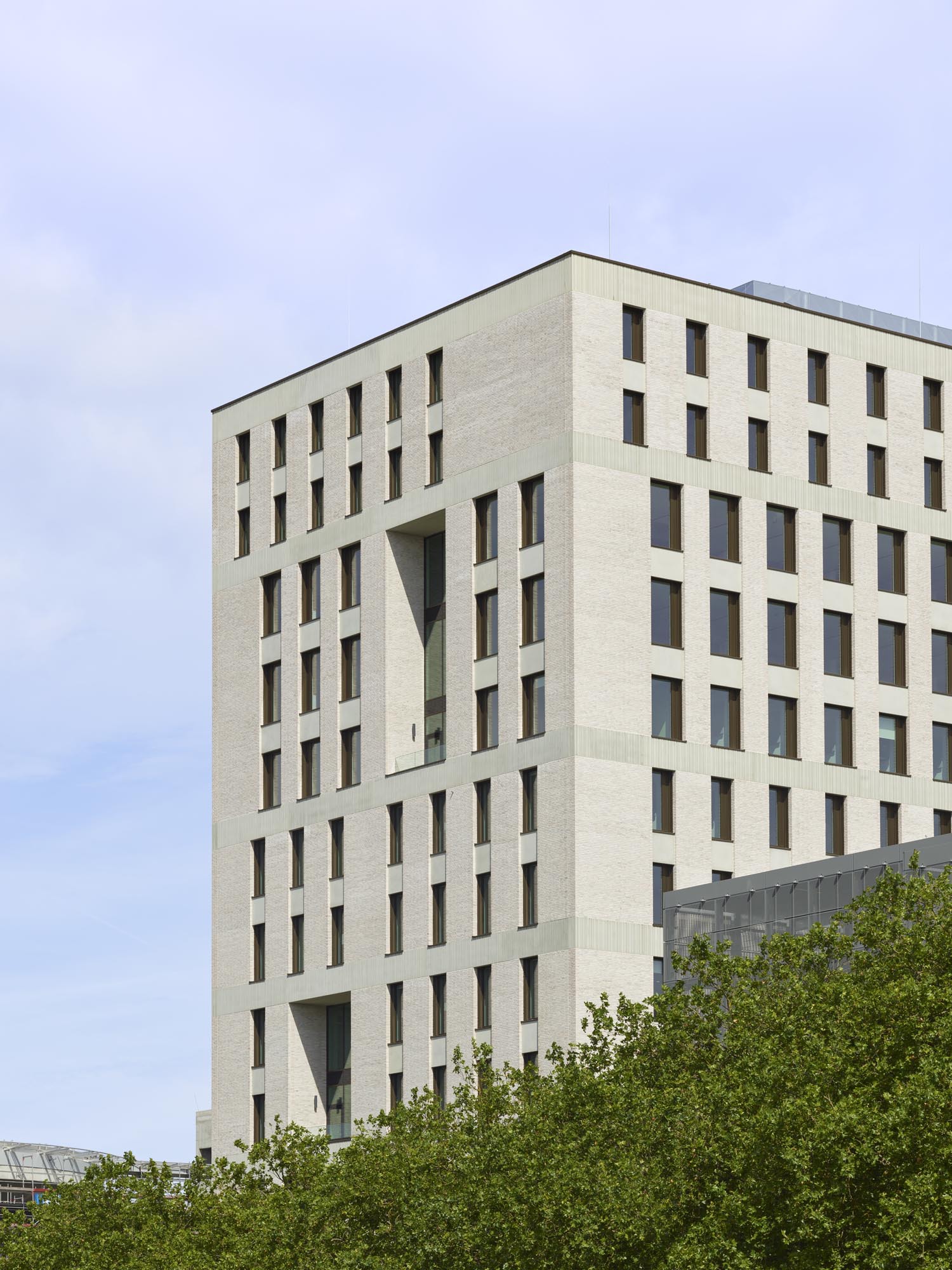 New High-Rise-Block Böblingen District Hospital / Baumschlager Eberle Architekten-33