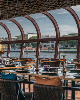 番红花邮轮餐厅（Saffron Cruise）