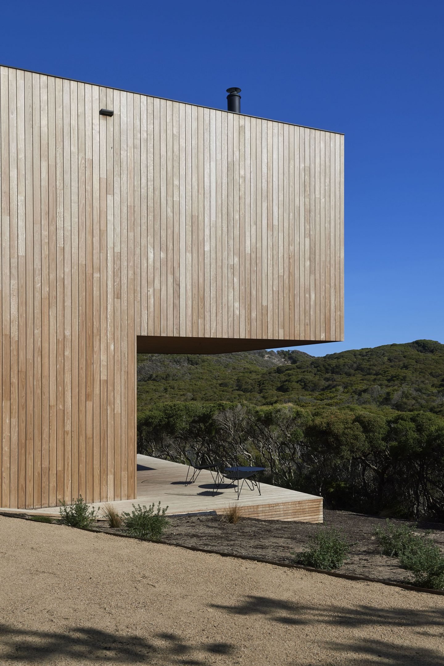 Contrasts And Duality Of Materiality Inform The Design Of House At Prickly Rocks - IGNANT-23