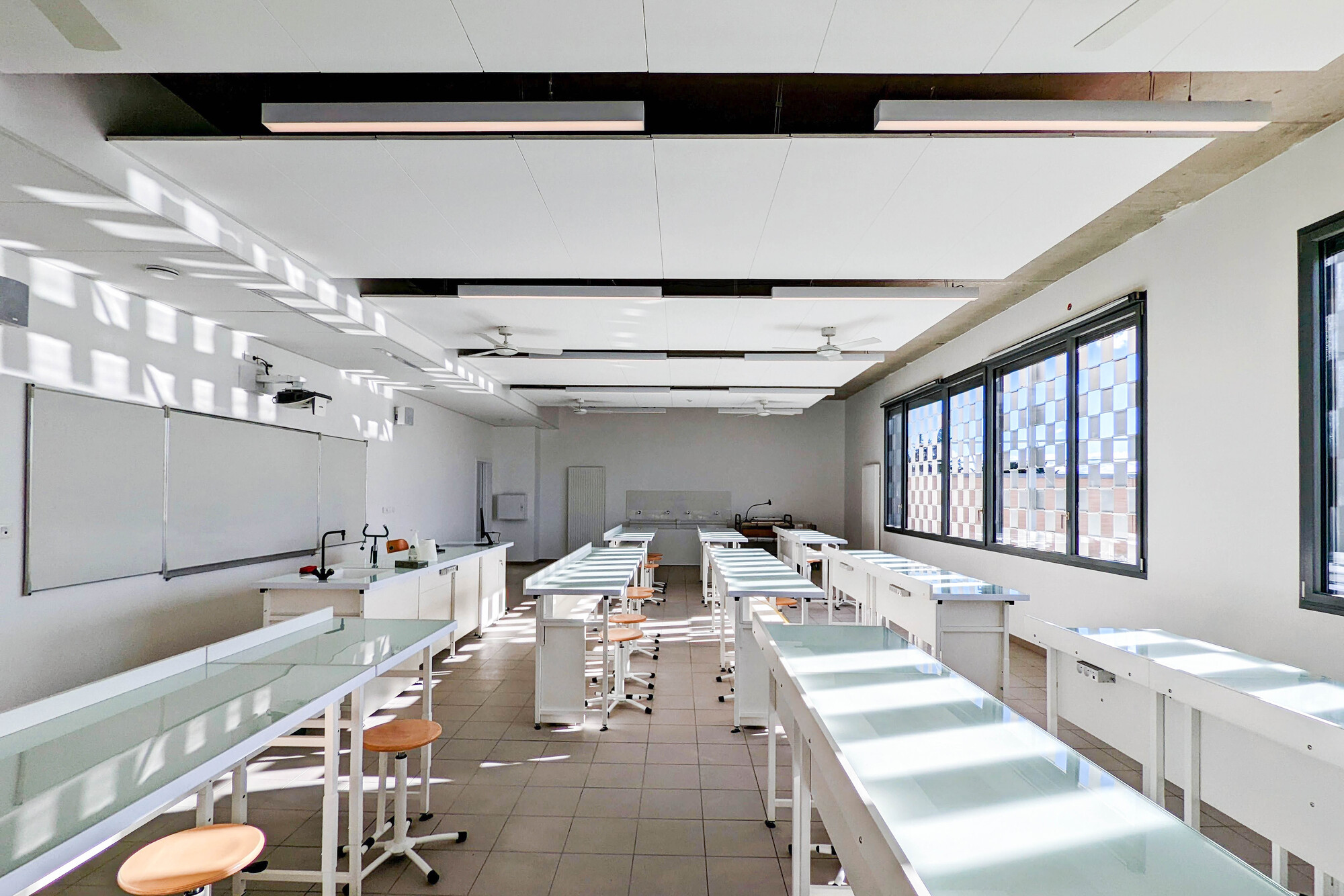 伏尔泰学院丨法国丨NM2A-23