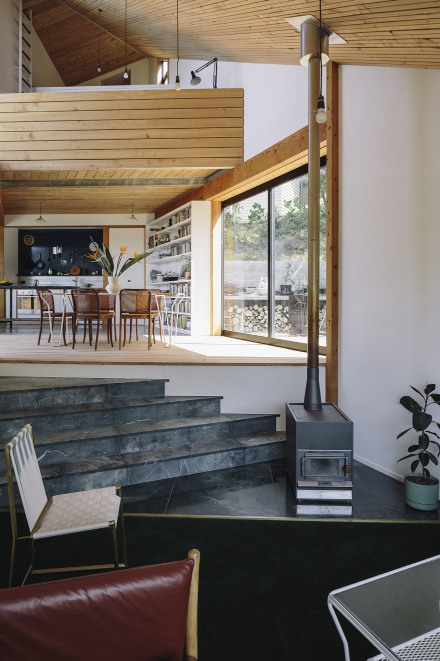 Stealth Bomber Nestled into a Bushy Hillside Site in Inner-City Wellington-18
