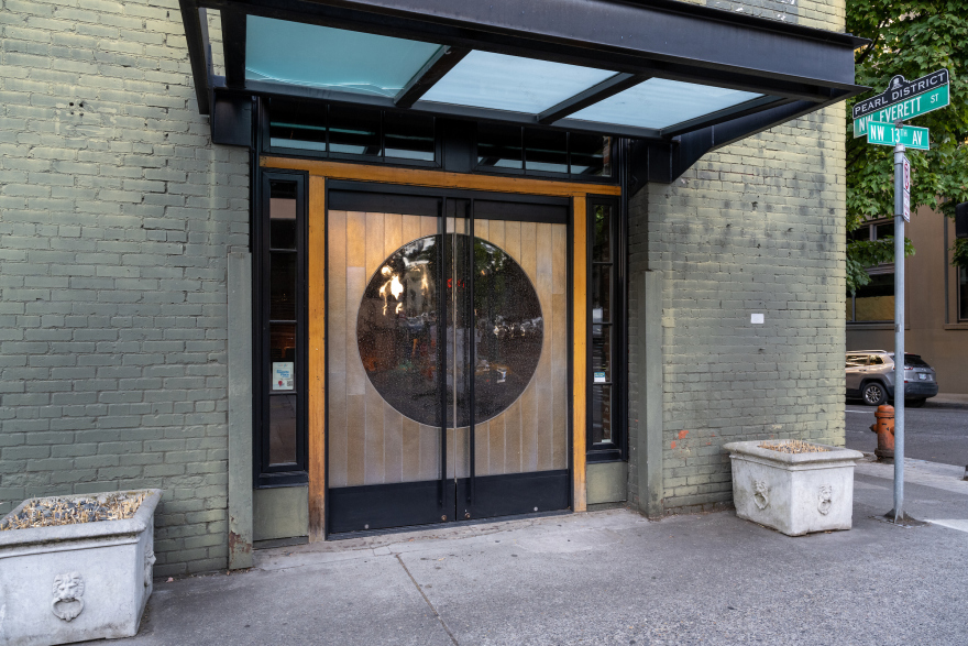 独角兽工作室的奥库拉斯门丨Bullseye Studio-11