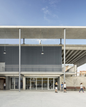 Vilafranca del Penedès Secondary Institute  / Jordi Farrando