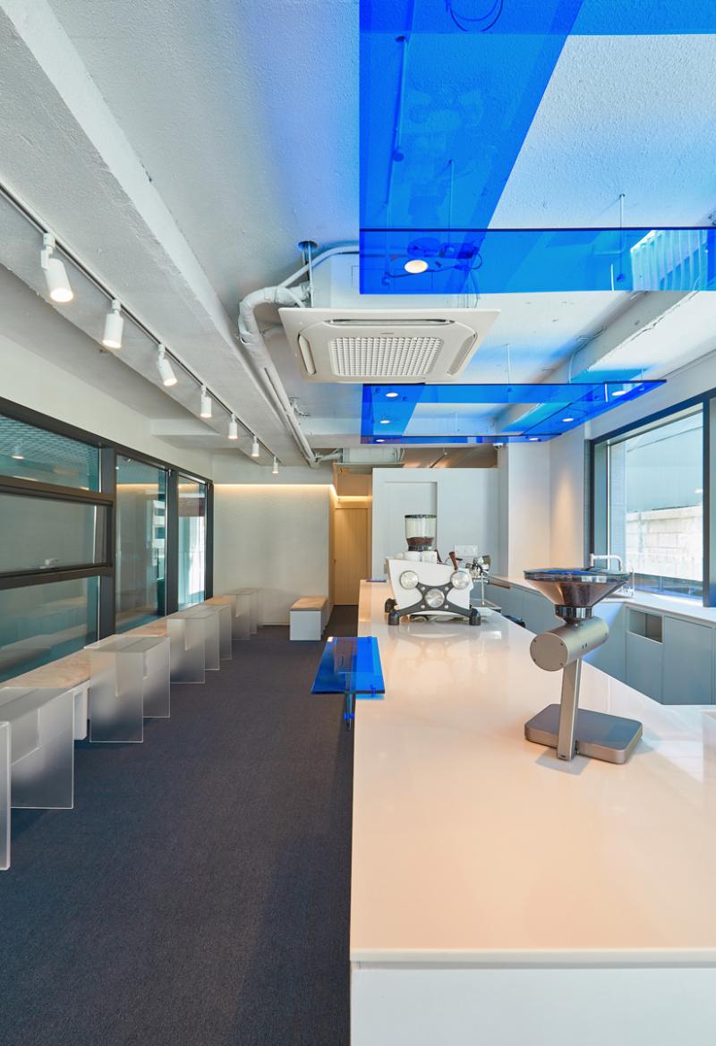 迷你蓝调布鲁克咖啡厅 | 精致室内设计的蓝色魅力-3