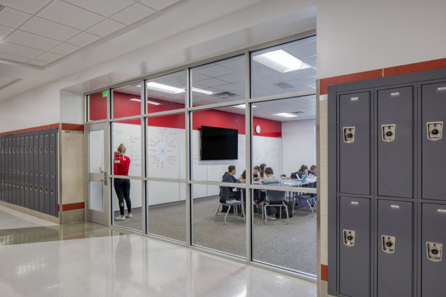 Mountain Ridge 高中-12