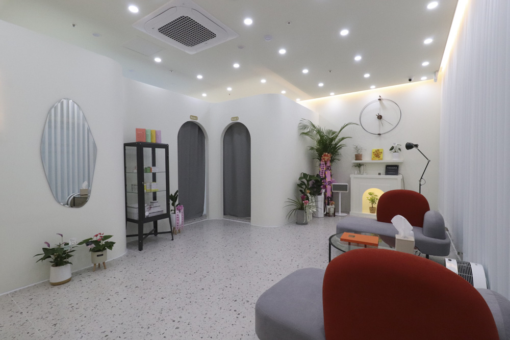 15 坪釜山美妆店-5