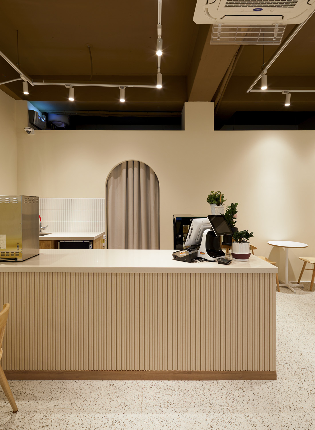 "韩国简约风格咖啡厅设计"-11