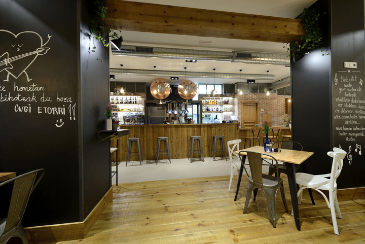 酒吧NAPOZT室内设计-20