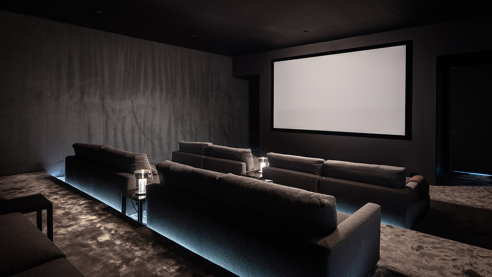 带有悬挑泳池的住宅，洛杉矶 / Standard Architecture-80