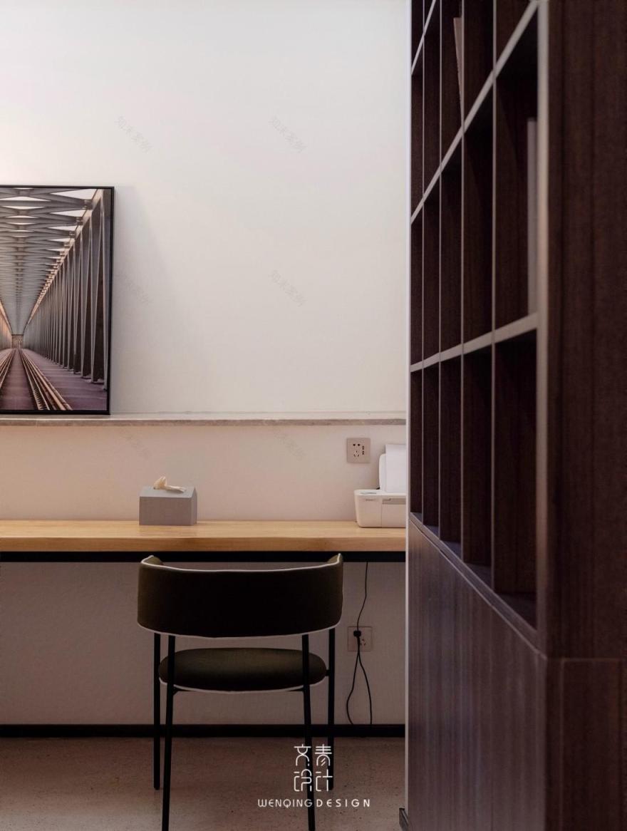 蓝色乳胶漆玄关,水磨石装饰的现代家居设计-27