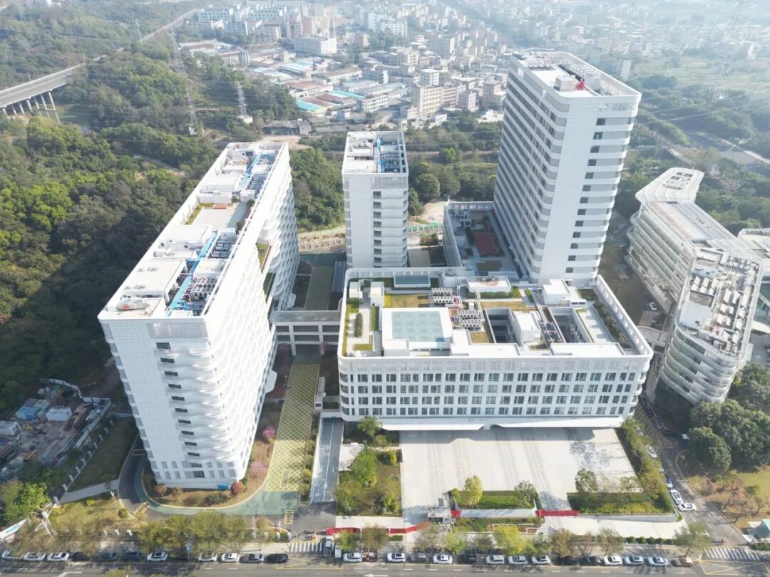 以医为主,兼顾养老,中建八局深圳龙岗第六人民医院项目建成启用-7