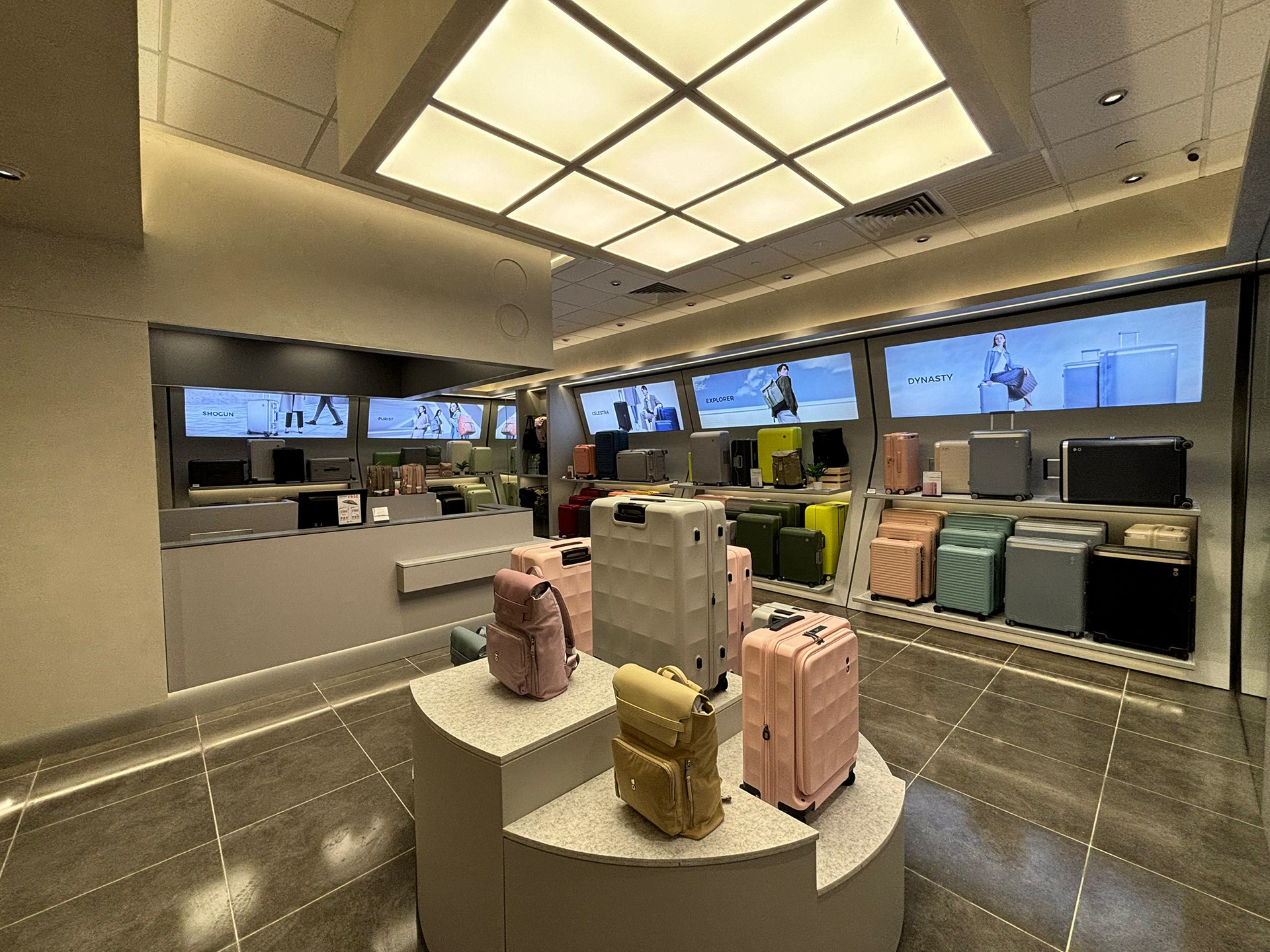 Luggage Retail Store-17