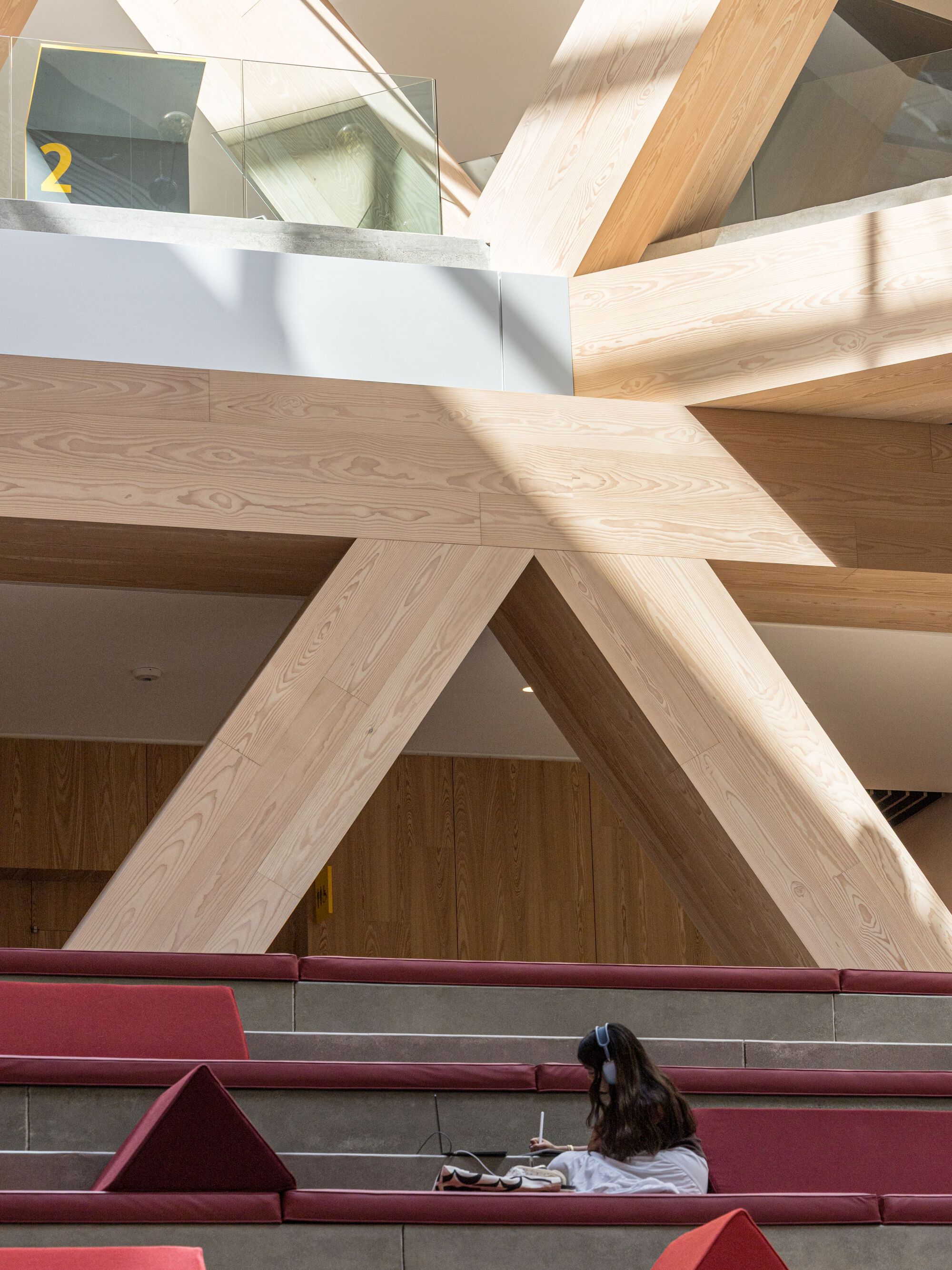 Claremont McKenna College Robert Day Sciences Center / BIG-53