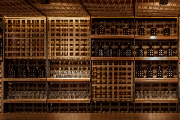 阿根廷“Nim Bar”颠覆传统酒吧设计-16